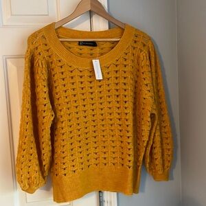 NY & Company Sweater Size L - NWT